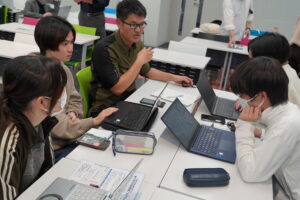 
積極的に意見を出し合って学修プランに取り組む
